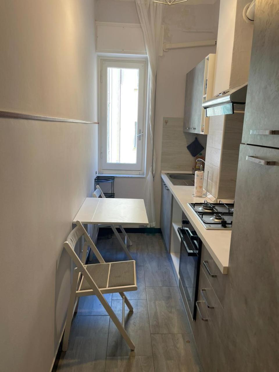 Molo Apartament Генуа Екстериор снимка